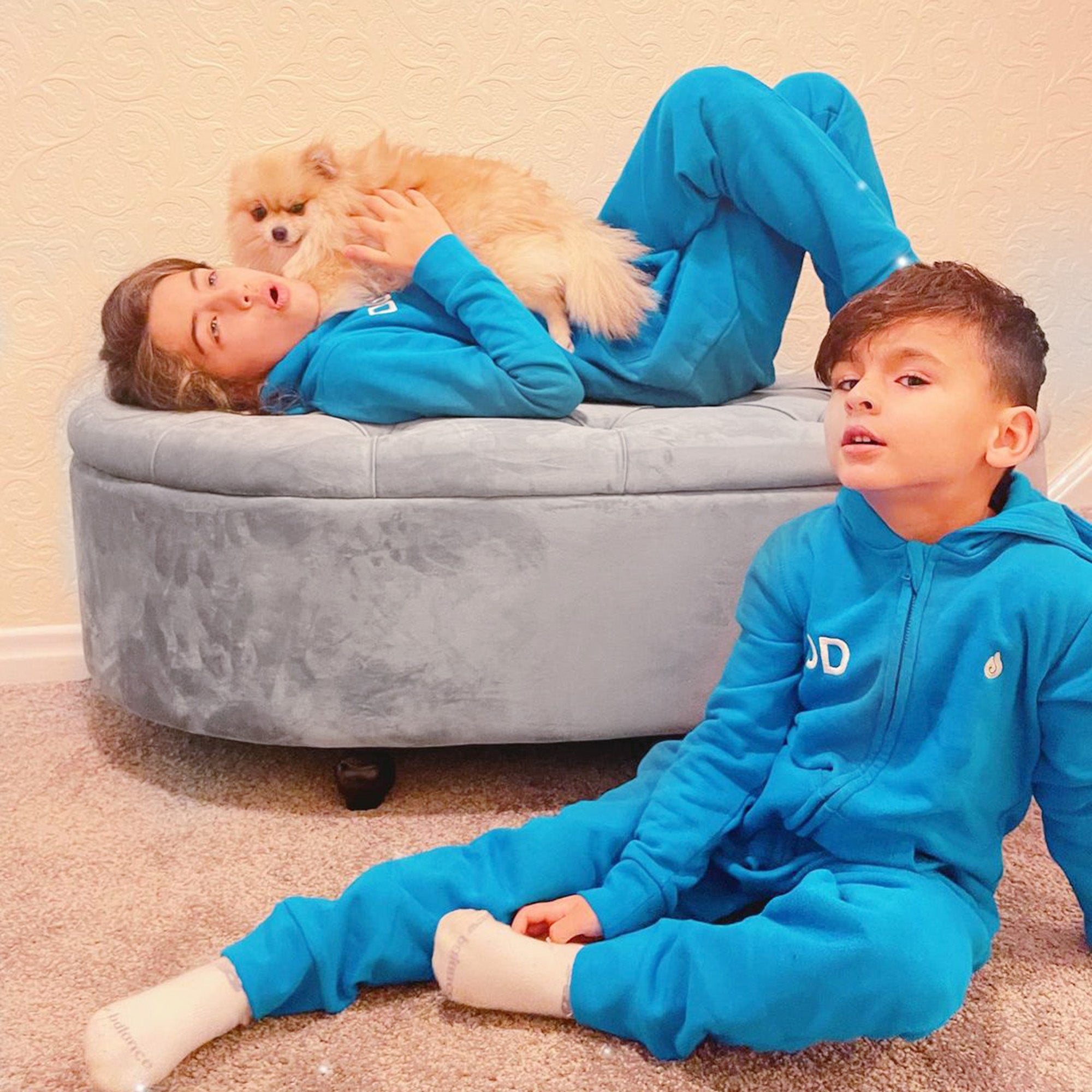 Kozy Semi-Circle Ottoman Storage Bench, Bed End Bench, Tufted Upholstered Window Seat Footrest Stool with Rubberwood Legs for Bedroom & Entryway, 120 x 46 x 42 cm, Light Grey