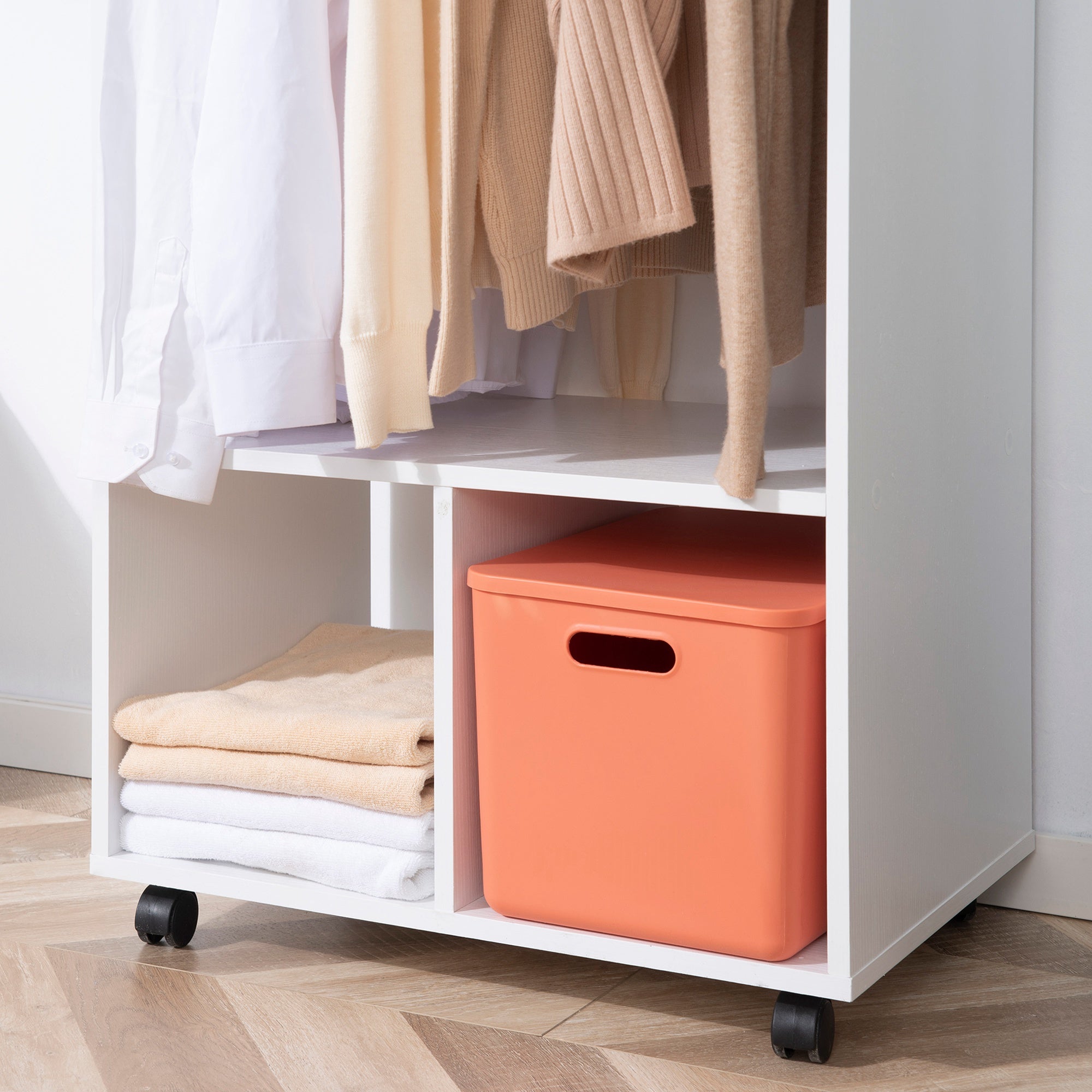 Kozy Open Wardrobe on Wheels, Bedroom Wardrobe with Clothes Hanging Rail, 2 Storage Shelves, Mobile Garment Rack for Cloakroom, Hallway, White