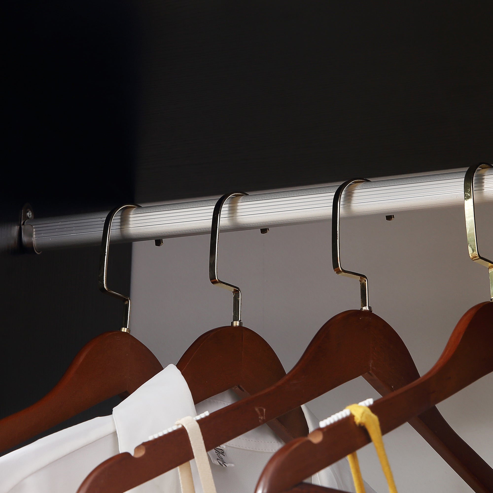 Kozy Open Wardrobe on Wheels, Bedroom Wardrobe with Clothes Hanging Rail, 3 Storage Shelves, Mobile Garment Rack for Cloakroom, Hallway, Black