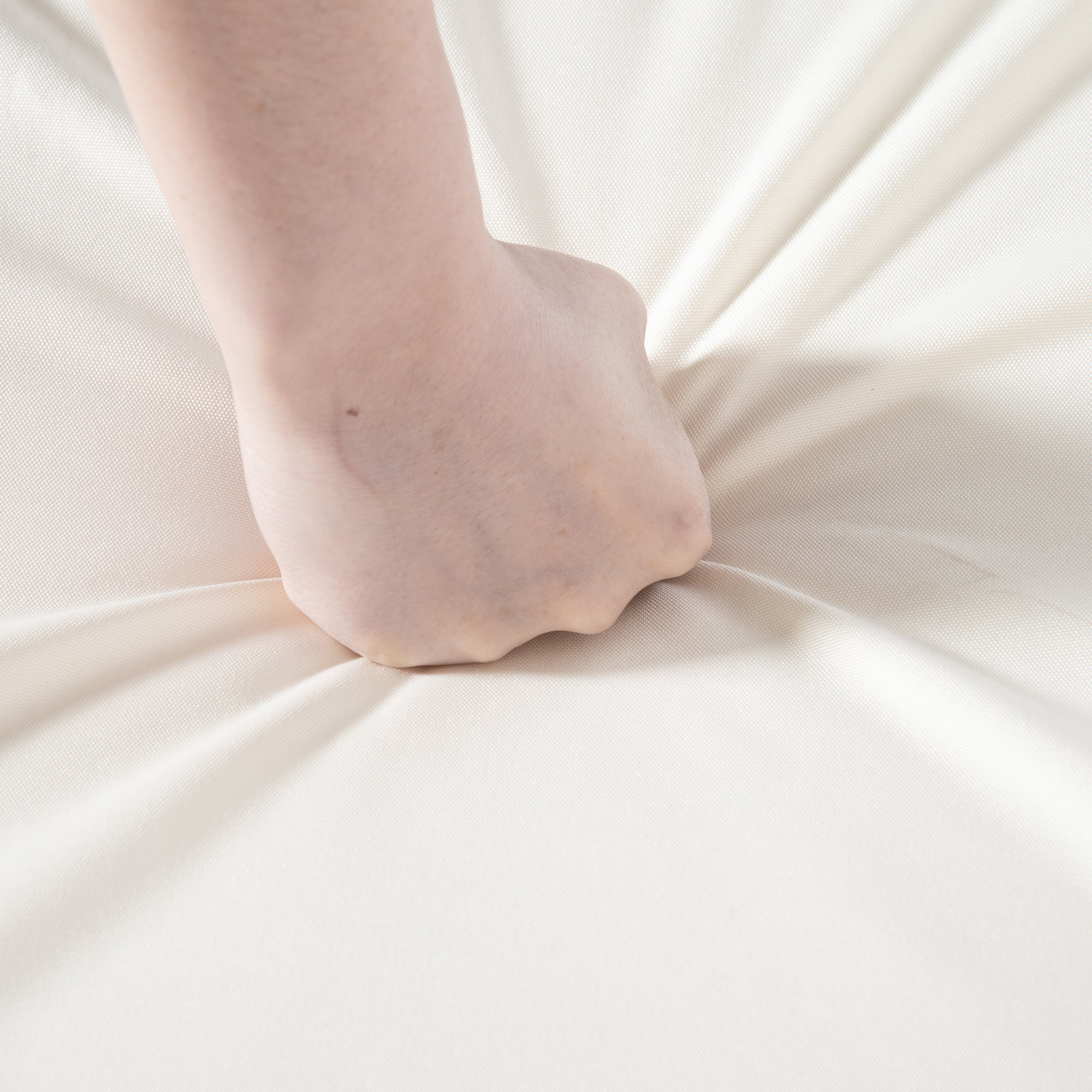 Kozy 2 Seater Rattan Garden Swing Chair, Porch Swing Bench Loveseat with Cushion, Wicker Outdoor Hanging Swinging Seat with 2 Metal Chains, 250 KG Capacity for Patio, Balcony, Cream White