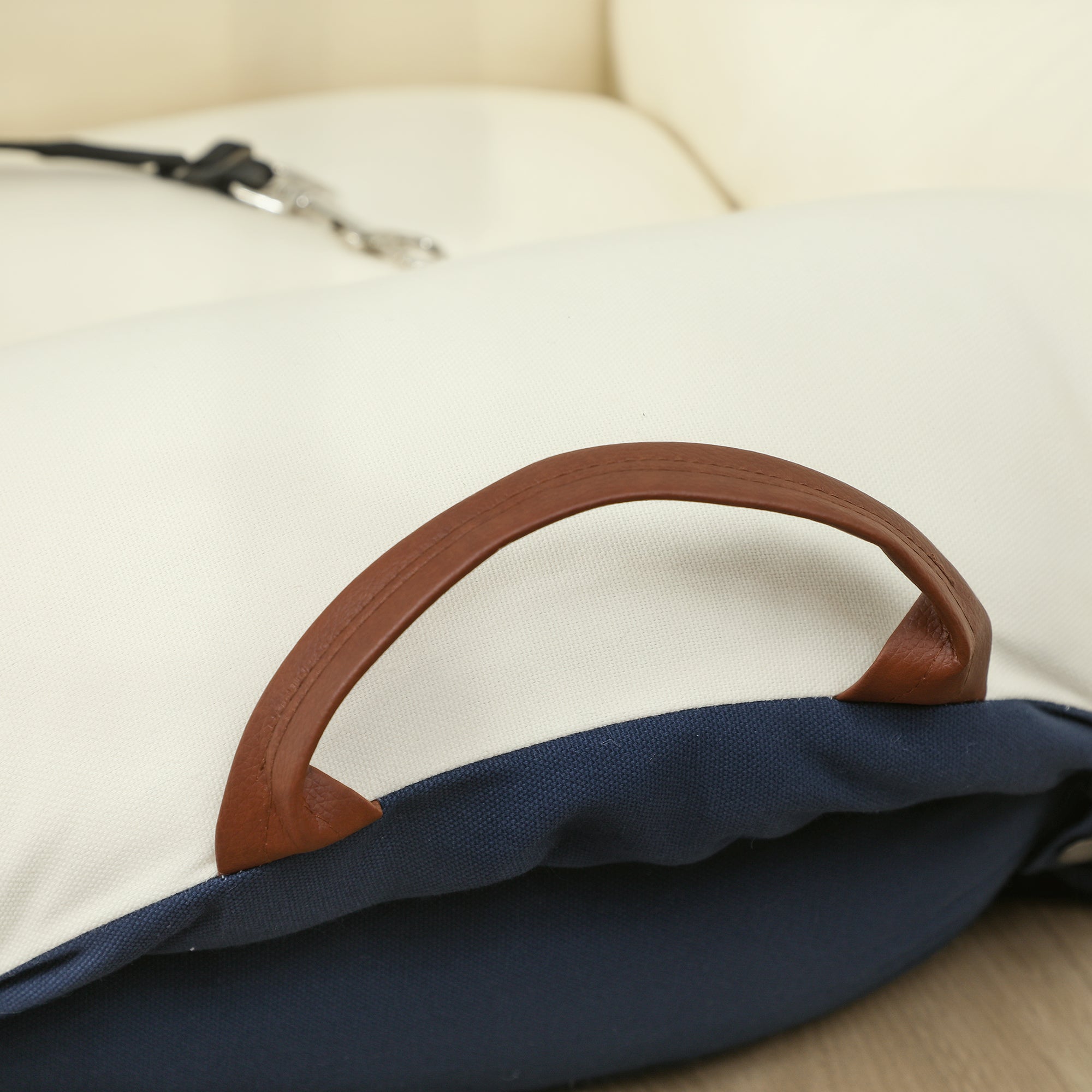 Kozy Dog Car Seat, Cosy Pet Car Booster Seat for Small Dog Under 5 KG, Portable Travel Bed with Safety Belts, Navy Blue