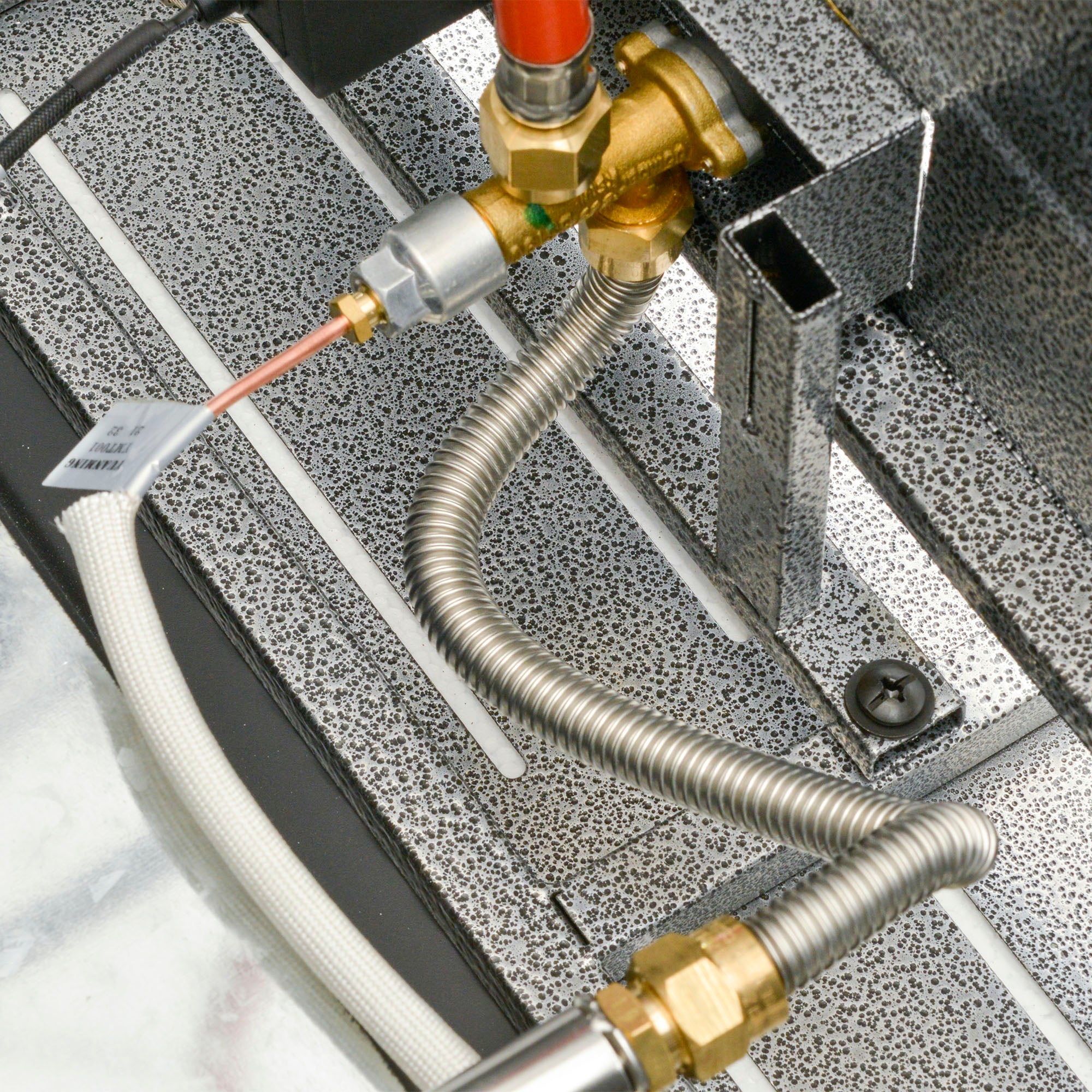 Kozy Propane Gas Fire Pit Table, 50000BTU Smokeless Firepit Outdoor Patio Heater with Protective Cover, Lava Rocks and Lid, 107cm x 51cm x 63cm, Silver Grey