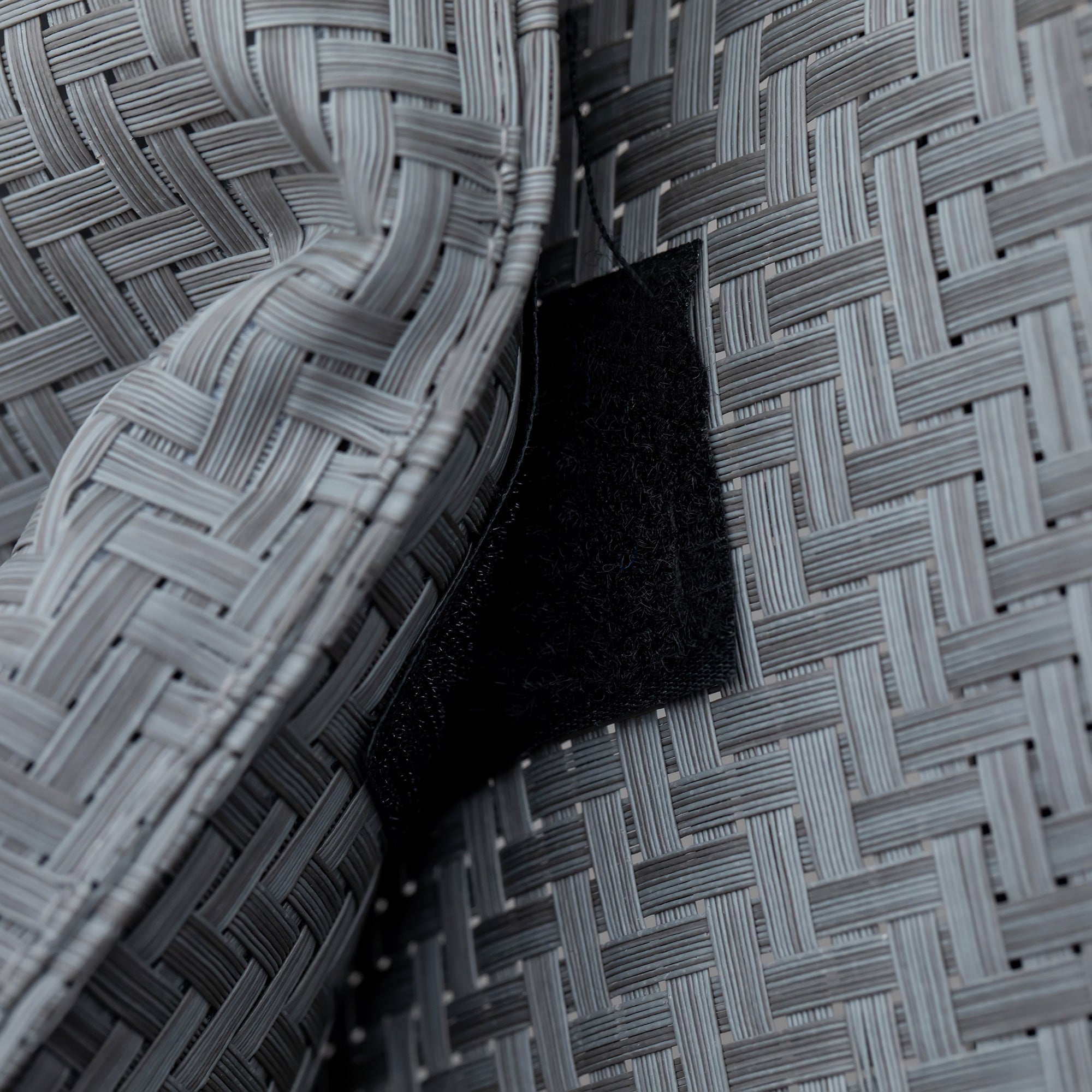 Kozy Zero Gravity Rocking Lounge Chair Rattan Effect Patio Rocking Chair w/ Removable Pillow Recliner Seat Breathable Texteline - Grey