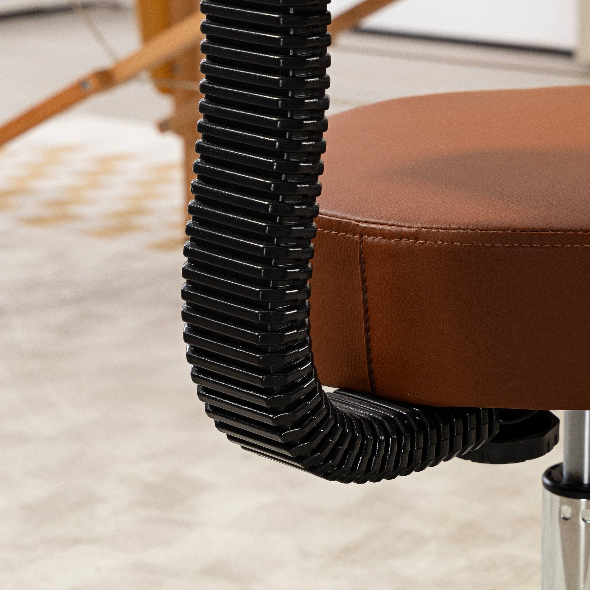 HOMCOM Beautician's Swivel Salon Chair w/ Padded Seat Back 5 Wheels Adjustable Height Salon Hairdressers Tattoo Spa Rolling Cushion 48cm | Aosom UK