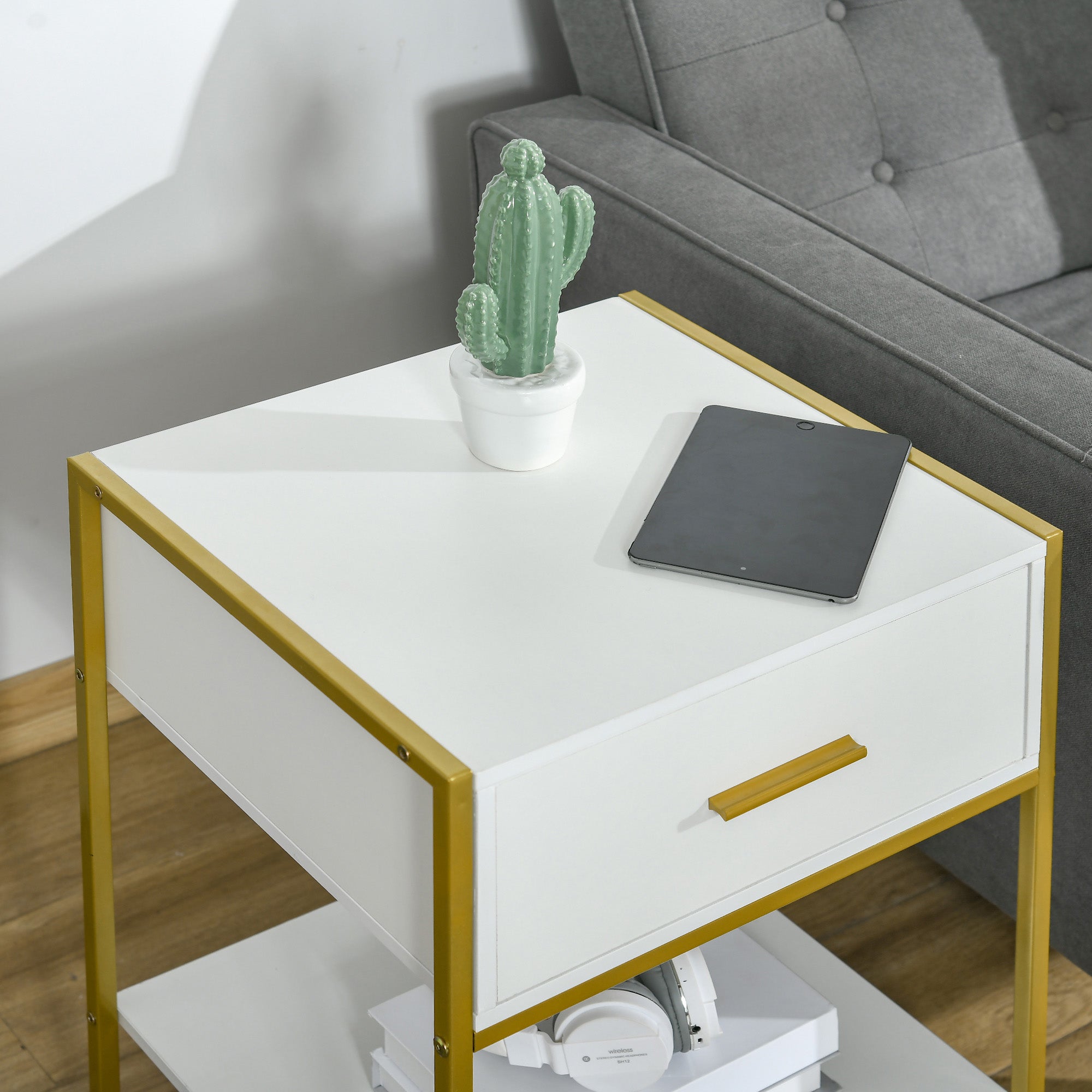 Kozy Set of Two Elegant Bedside Tables - White/Gold-Tone
