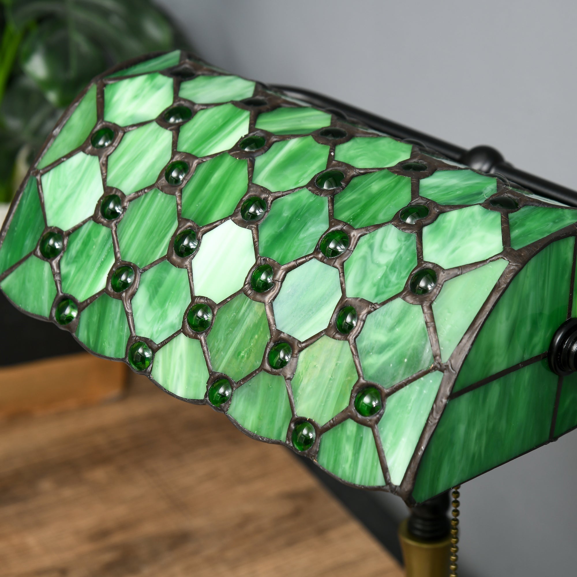 HOMCOM Stained Glass Bedroom Table Lamp, Handmade Antique Bedside Light for Bedroom, Living Room, Home, Nightstand, Green | Aosom UK