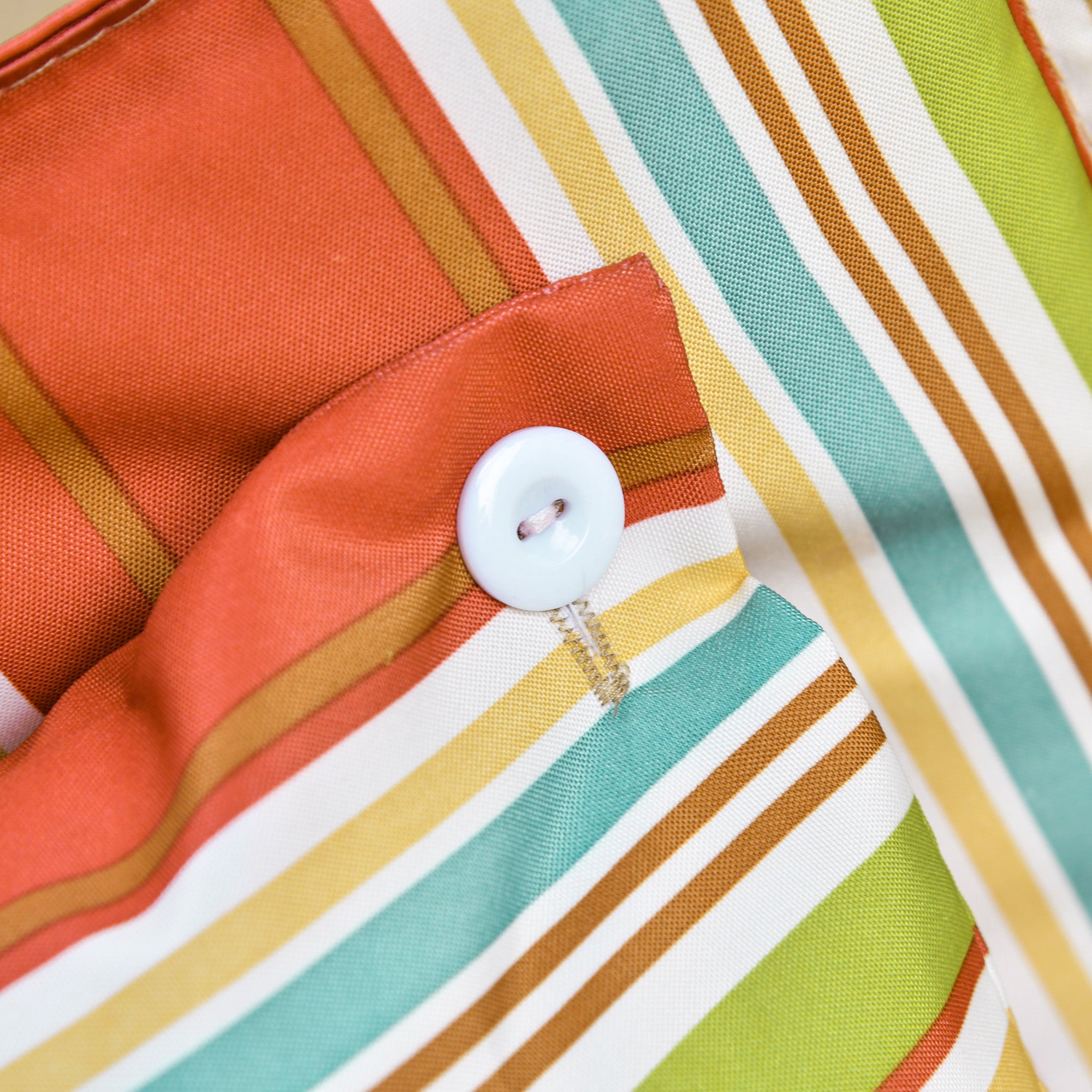 Kozy Hanging Hammock Chair Swing Chair Thick Rope Frame Safe Wide Seat Indoor Outdoor Home, Patio, Yard, Garde Spot Stylish Multi-Color Stripe