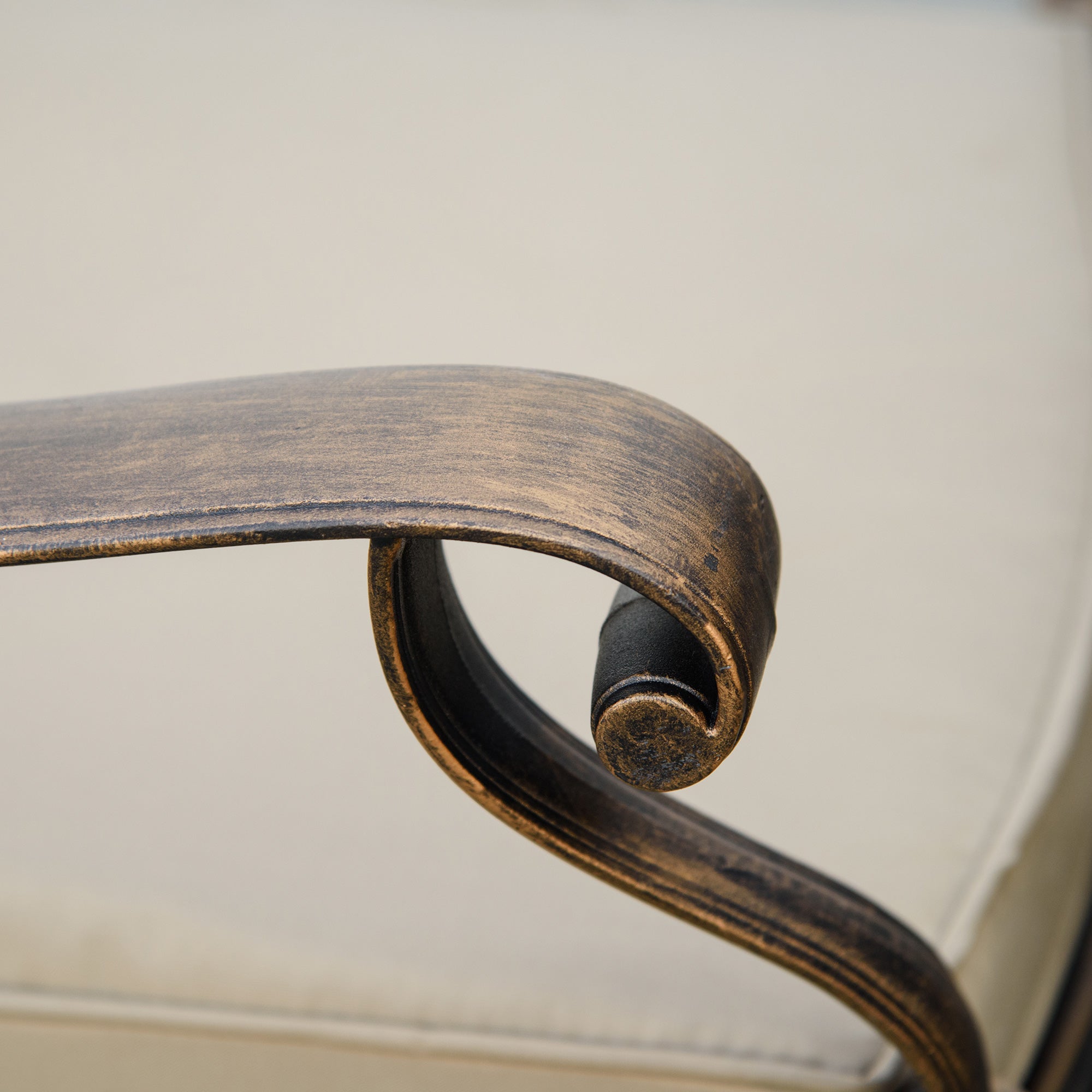 Kozy 4 Seater Outdoor Dining Set Antique Cast Aluminium Garden Furniture Set with Cushions Round Dining Table with Parasol Hole, Bronze