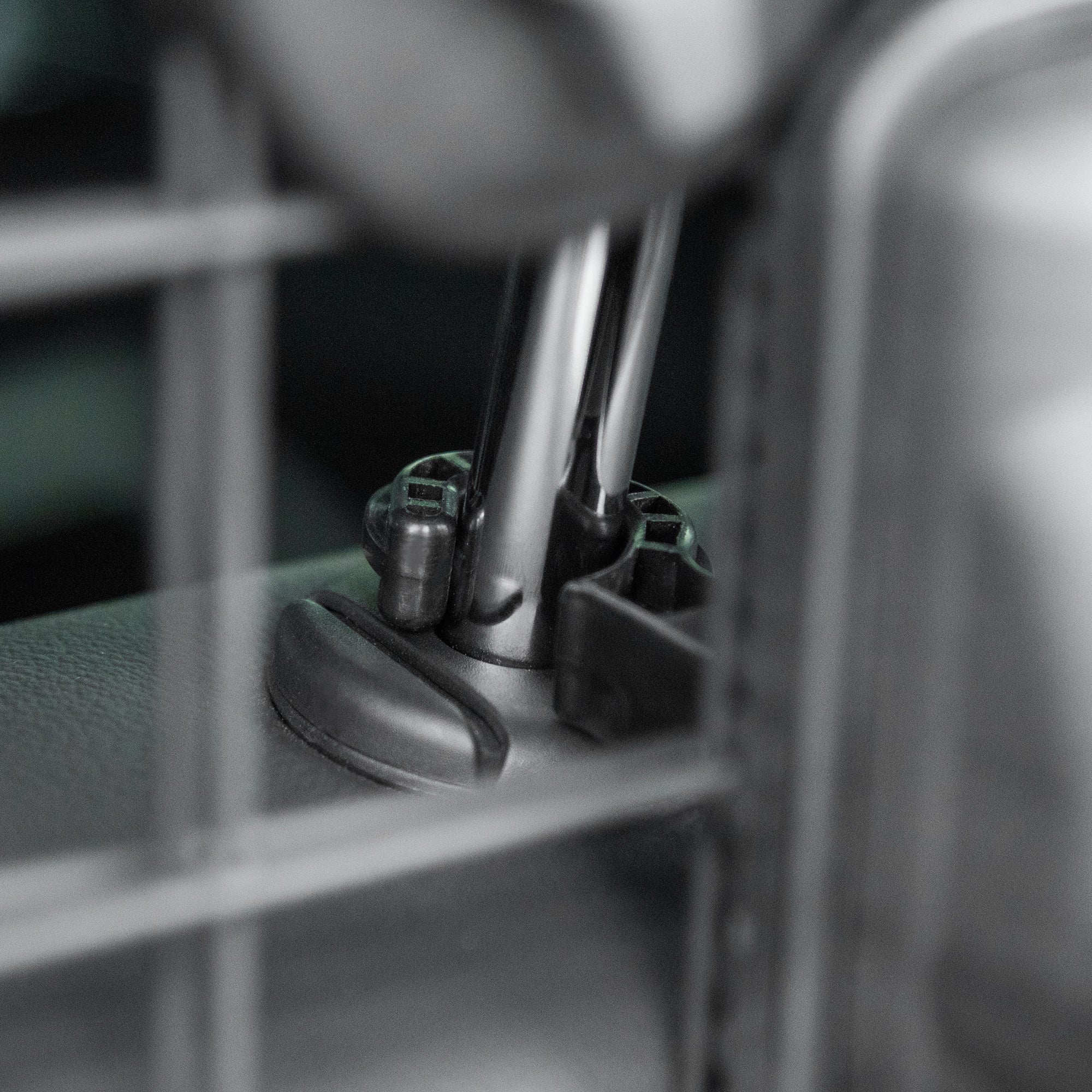 Kozy Dog Guard for Cars Adjustable Boot Barrier Metal Mesh Pet Headrest, 90-120W x 40.5H cm