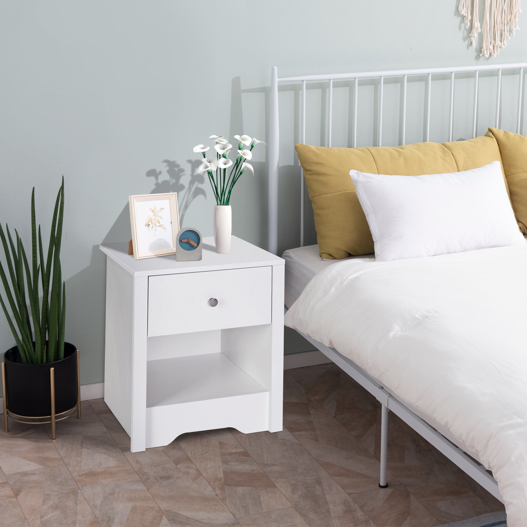 HOMCOM Solid Wood Bedside Cabinet with Drawer and Shelf, Nightstand Chest for Bedroom Furniture, White | Aosom UK