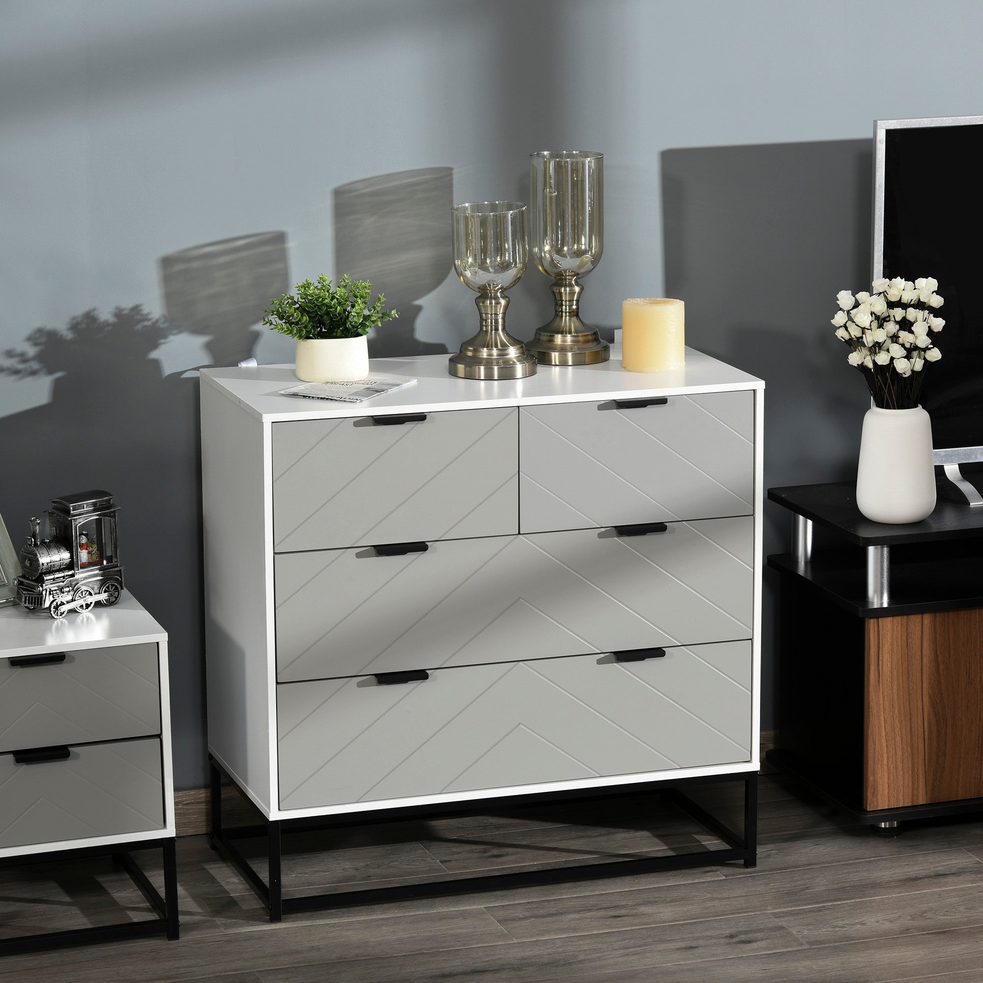 Kozy Chest of Drawers with Metal Handles Freestanding Dresser for Bedroom, Living Room