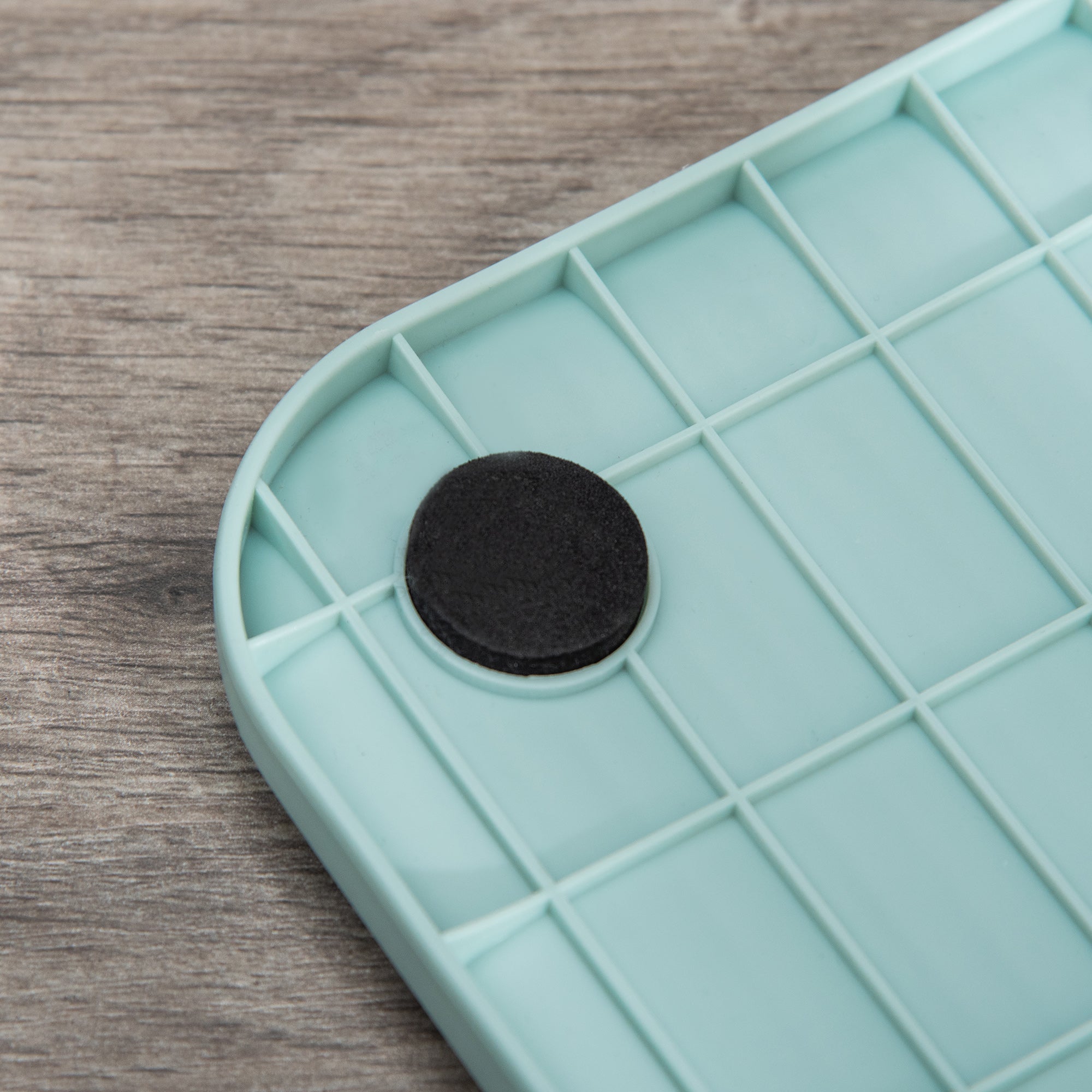 PawHut Hooded Cat Litter Box, Enclosed Kitten Litter Tray with Scoop, Filter & Flap Door, 43x44x47 cm, Green | Aosom UK