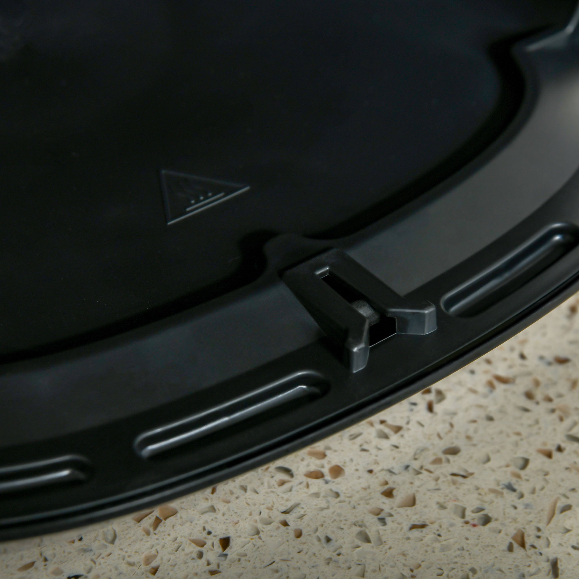 Kozy 4.5L Air Fryer, 1500W Air Fryer Oven with Rapid Air Circulation, Adjustable Temperature, Timer and Nonstick Basket for Oil Less or Low Fat Cooking, Black