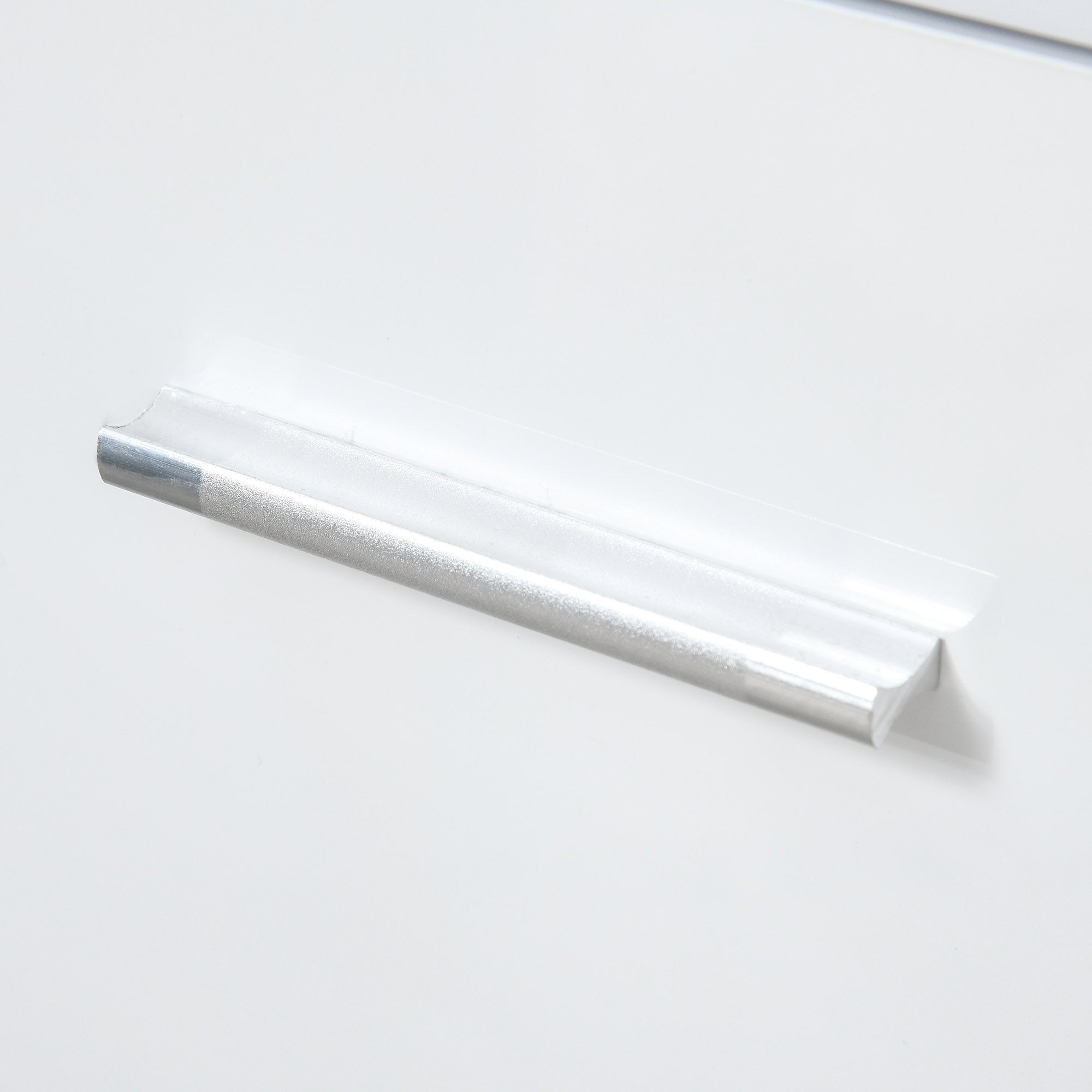 Kozy Sideboard, Modern Storage Cabinet with 2 Drawers, 2 Doors and Adjustable Shelf, Kitchen Cabinet for Living Room, Dining Room, High Gloss White