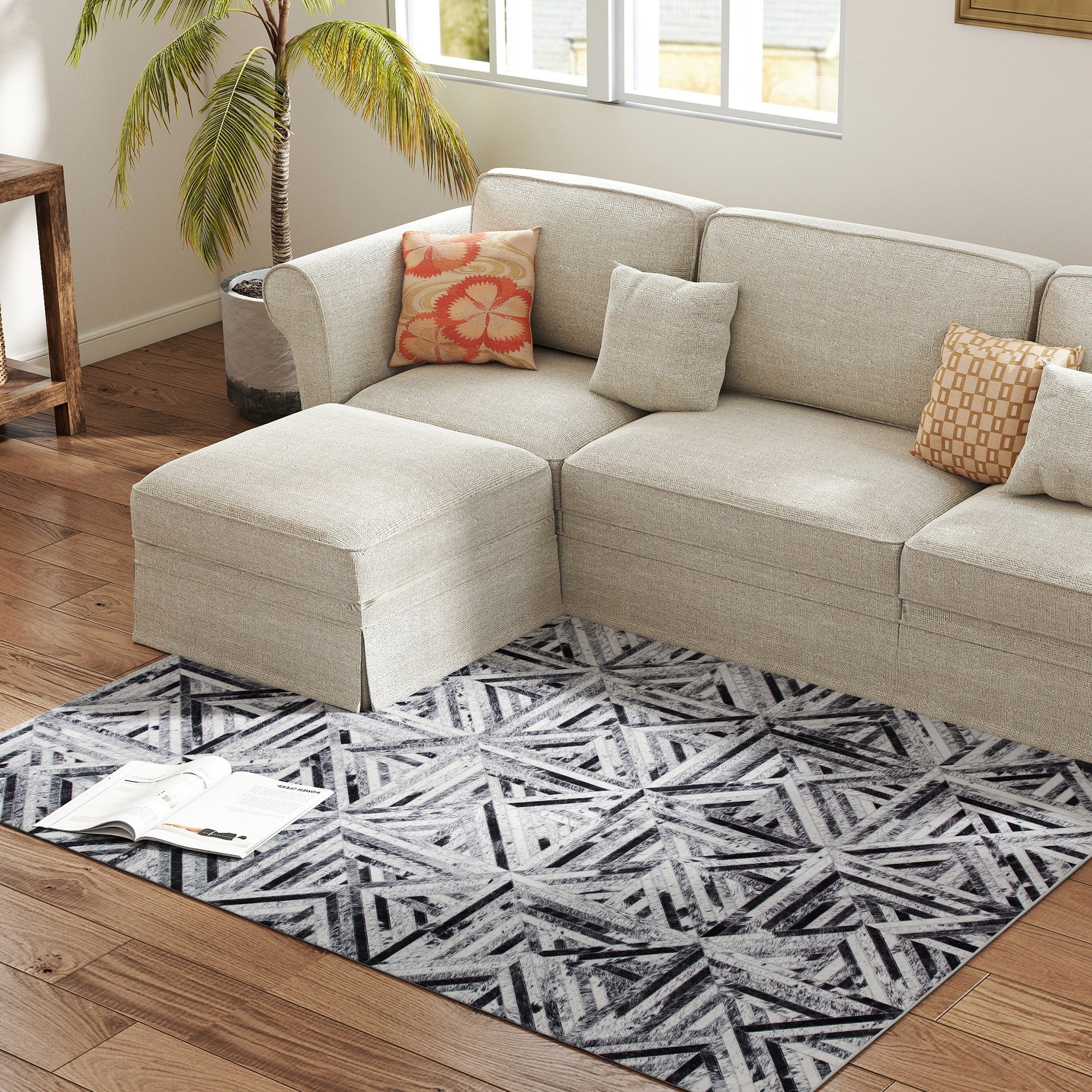 Kozy - Modern Area Rug, Triangle Pattern Non-Slip Washable Rug, Chenille Floor Carpet for Living Room, Bedroom, Dining Room, Home Office, 170 x 120 cm, Black