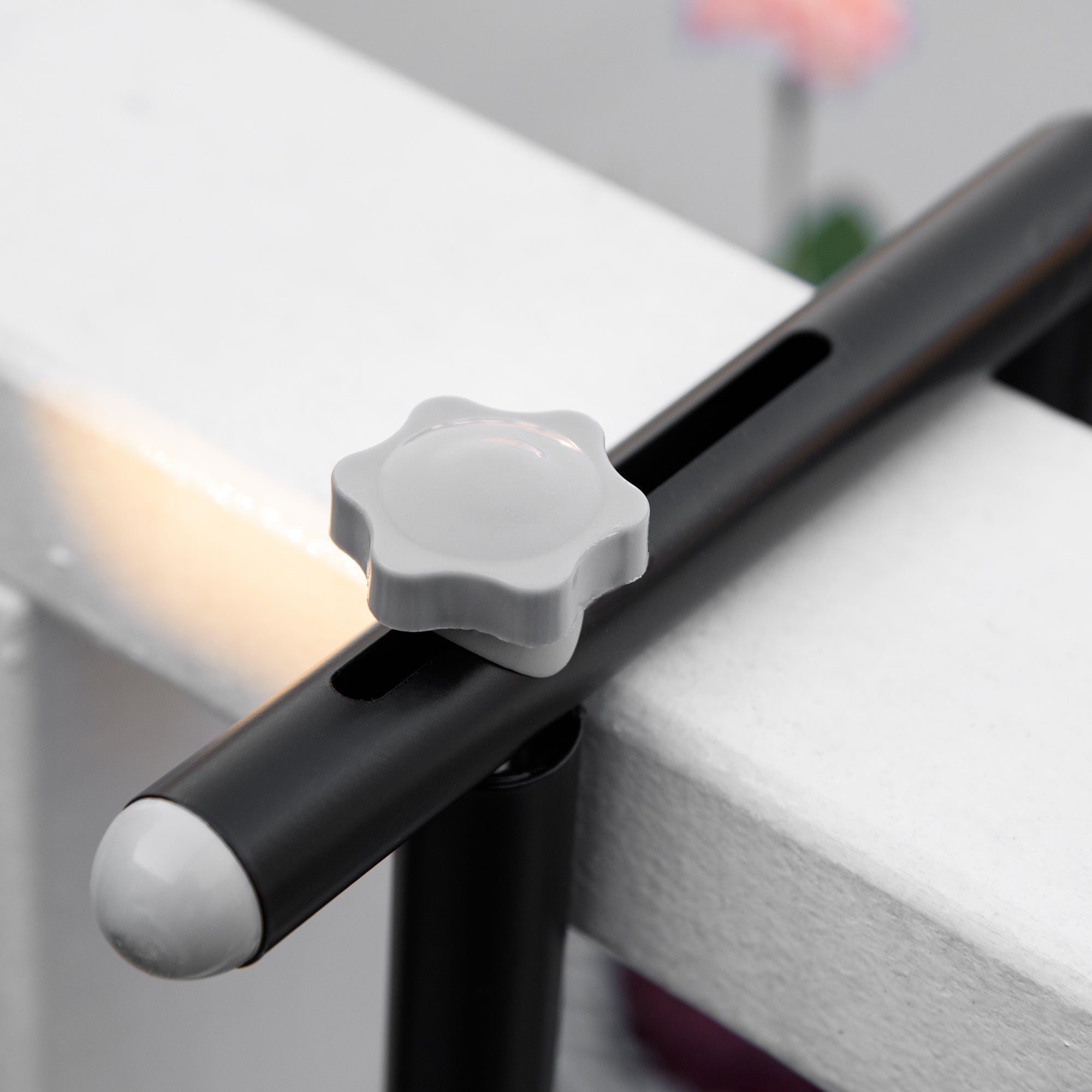 Kozy Balcony Hanging Table, Metal Wall Mount Desk, Adjustable Folding Balcony Deck Table for Patio and Garden, Black